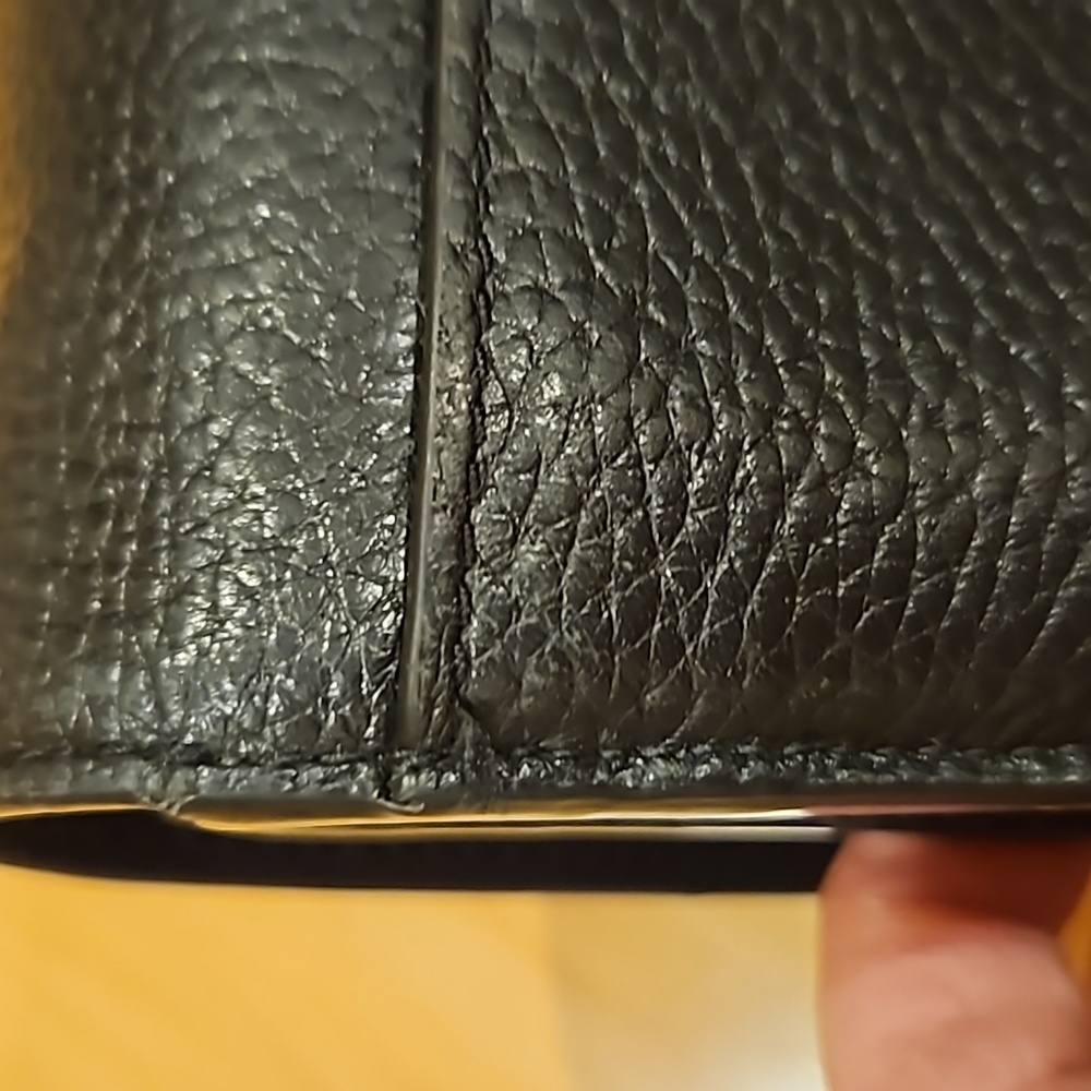 Kate Spade Pebble Leather Harlow Wallet on a String Black in Good Used Condition - Picture 15 of 15